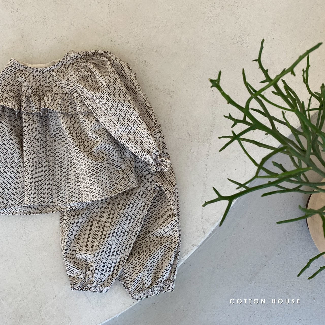 COTTON HOUSE - Korean Children Fashion - #Kfashion4kids - Fril Top Bottom Set - 8