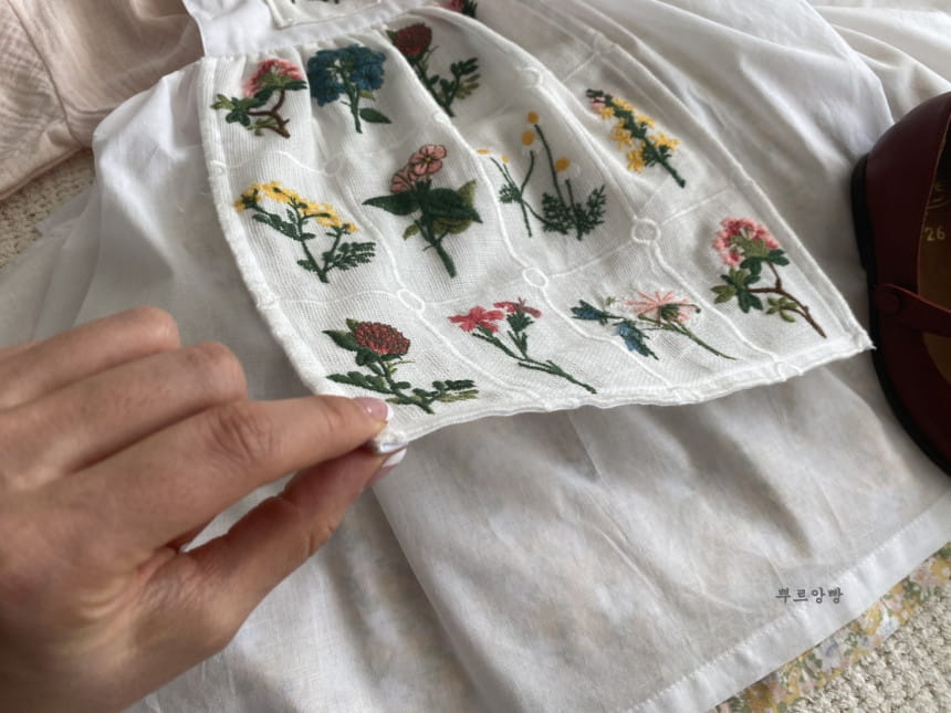 POURENFANT - Korean Children Fashion - #Kfashion4kids - Abllin Embroidery Apron  - 7