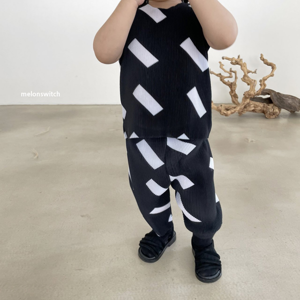 MELON SWITCH - Korean Children Fashion - #Kfashion4kids - Watermelon Shoes Pleats Top Bottom Set - 6
