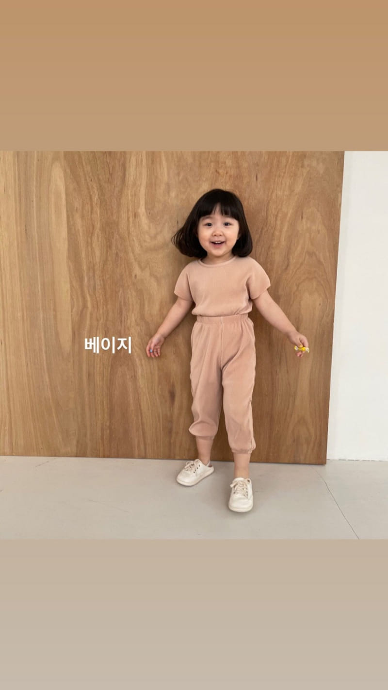 ONLY.U - Korean Children Fashion - #Kfashion4kids - Pleats Top Bottom Set