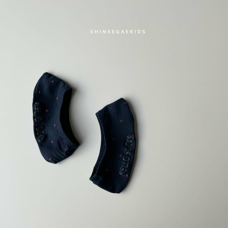 SHINSEAGE KIDS - Korean Children Fashion - #Kfashion4kids - Dot Magic Socks - 6