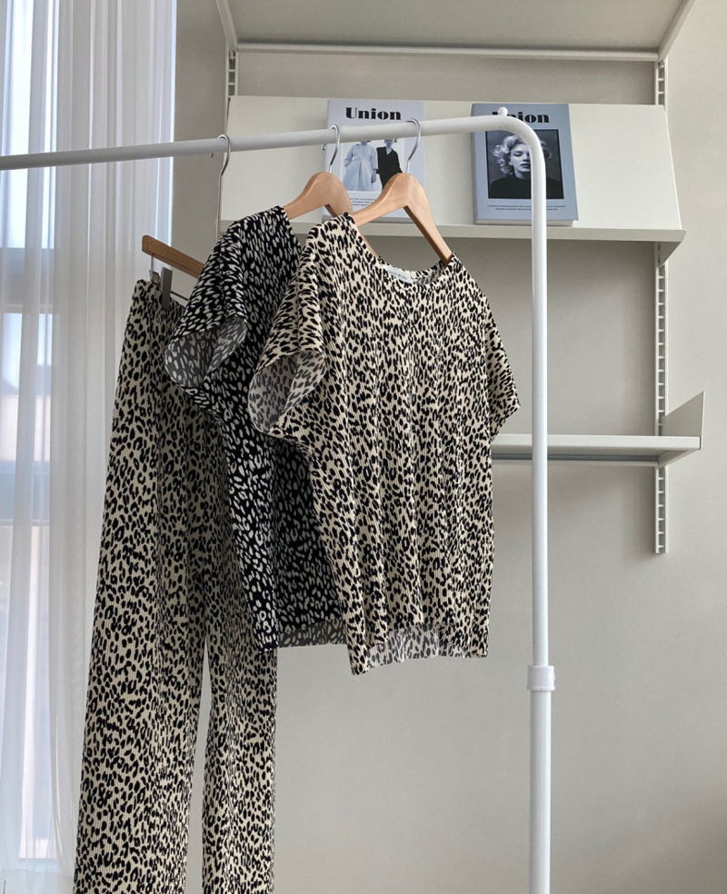 COCO J - Korean Women Fashion - #Kfashion - Leopard Cap Tee