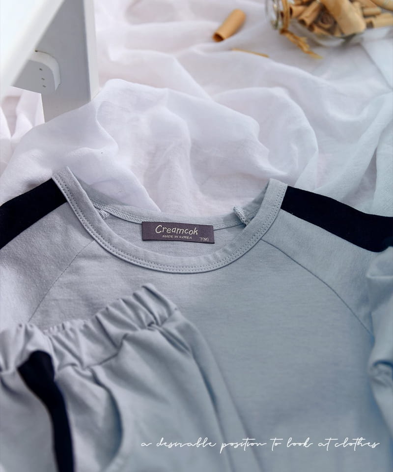 CREAMCOK - Korean Children Fashion - #Kfashion4kids - Attractive Line Top Bottom Set - 11