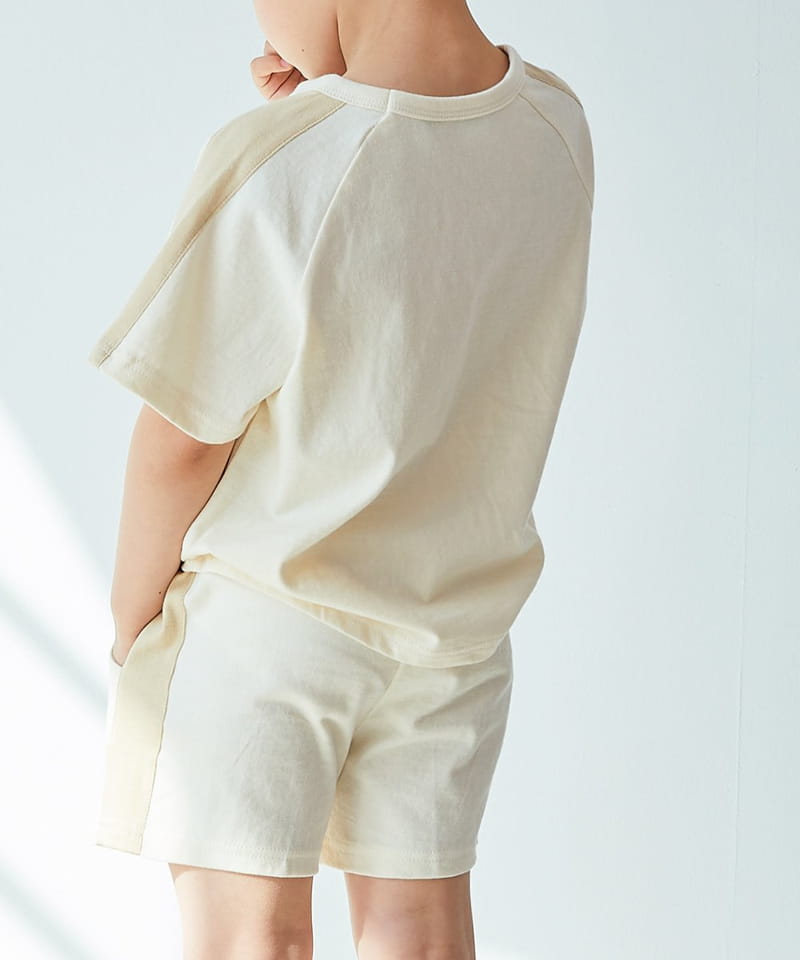 CREAMCOK - Korean Children Fashion - #Kfashion4kids - Attractive Line Top Bottom Set - 2