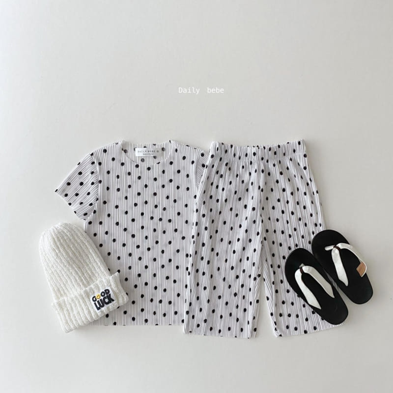 DAILY BEBE - Korean Children Fashion - #Kfashion4kids - Dot Short Sleeves Pleats Top Bottom Set