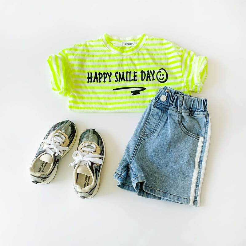 ELLYMOLLY - Korean Children Fashion - #Kfashion4kids - Tape Denim Shorts