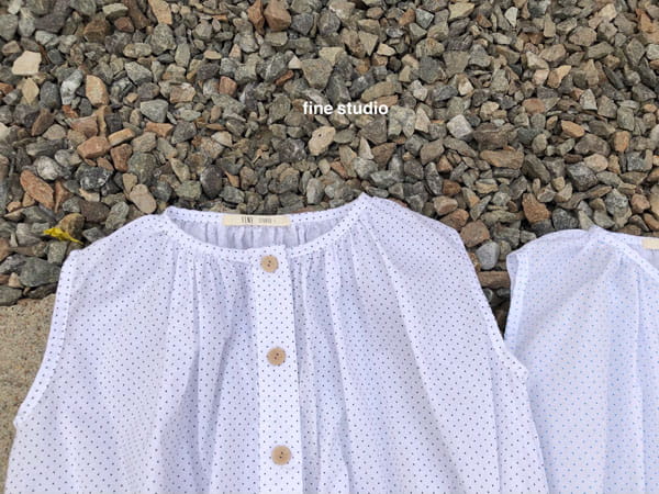 FINE STUDIO - Korean Children Fashion - #Kfashion4kids - Dot Shirring Blouse - 2