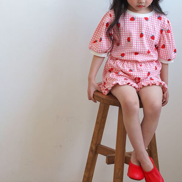 LITTLE COLLI - Korean Children Fashion - #Kfashion4kids - Strewberry Top Bottom Set