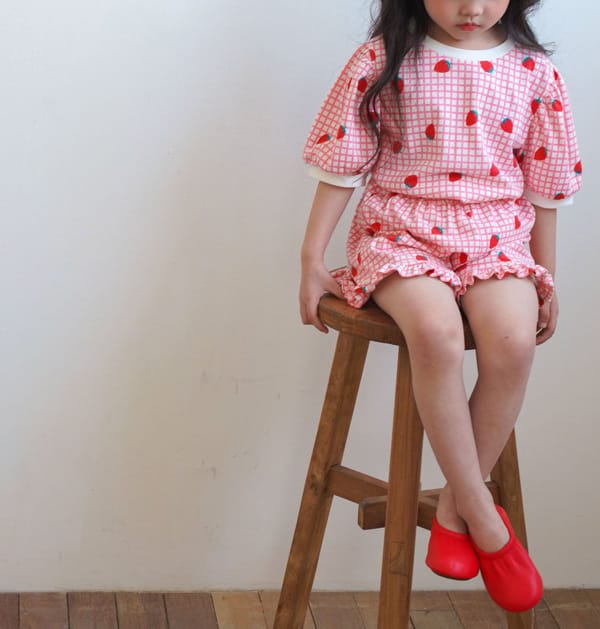 LITTLE COLLI - Korean Children Fashion - #Kfashion4kids - Strewberry Top Bottom Set - 4