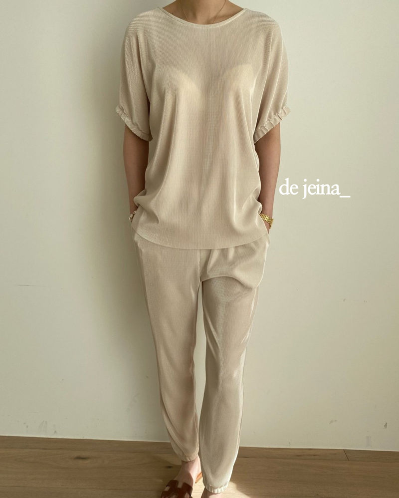MERRY J - Korean Women Fashion - #Kfashion - Shinning Pleats Top Bottom Set
