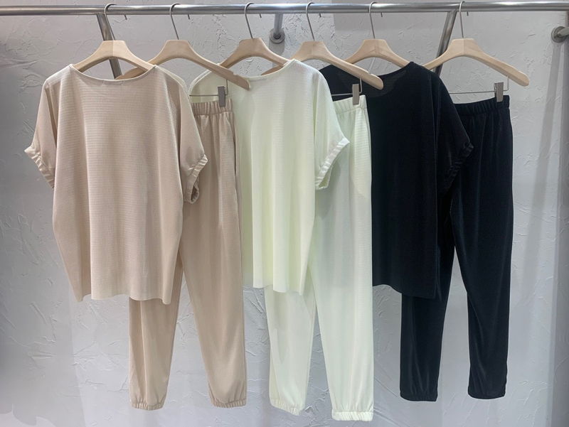 MERRY J - Korean Women Fashion - #Kfashion - Shinning Pleats Top Bottom Set - 12