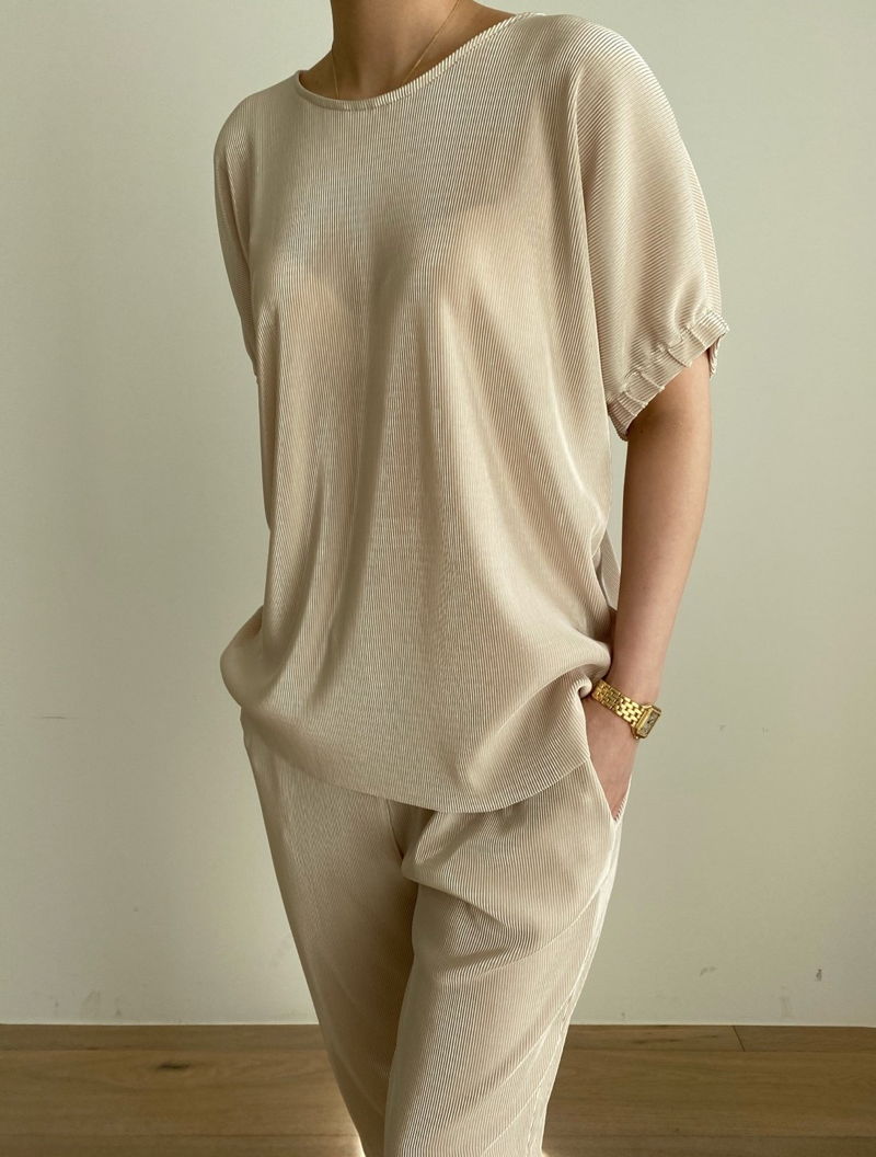 MERRY J - Korean Women Fashion - #Kfashion - Shinning Pleats Top Bottom Set - 6