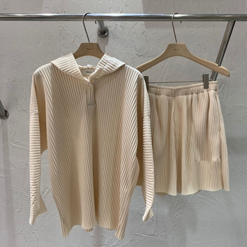 MERRY J - Korean Women Fashion - #Kfashion - Pleats Tee & Shorts Set - 5