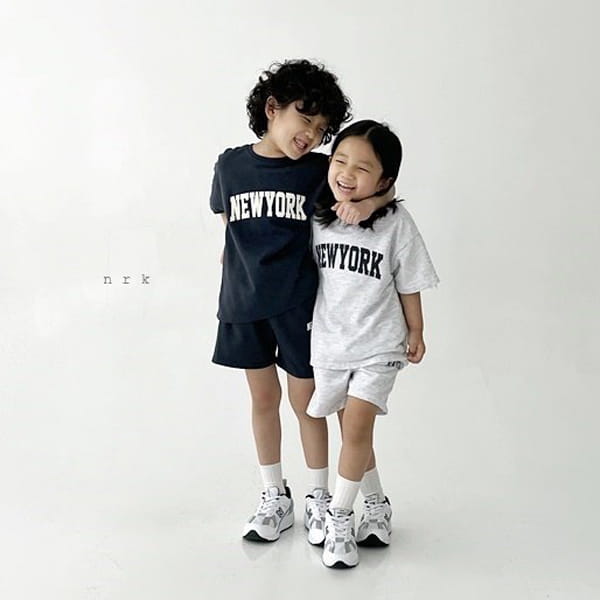 NRK - Korean Children Fashion - #Kfashion4kids - Cool New York Top Bottom Set