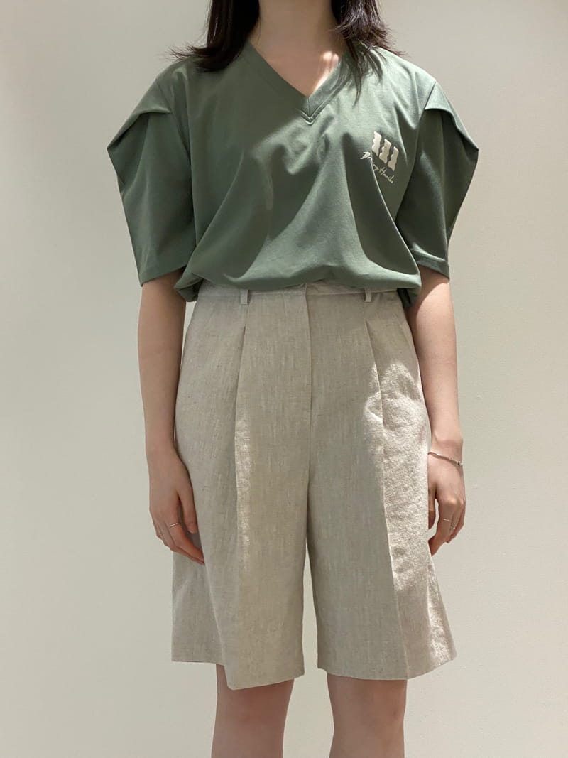 1968 - Korean Children Fashion - #Kfashion4kids - V Neck Sleeve Dart Tee