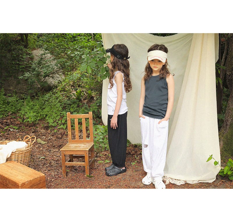 BIEN A BIEN - Korean Children Fashion - #Kfashion4kids - Shocky Sleeveless Tee