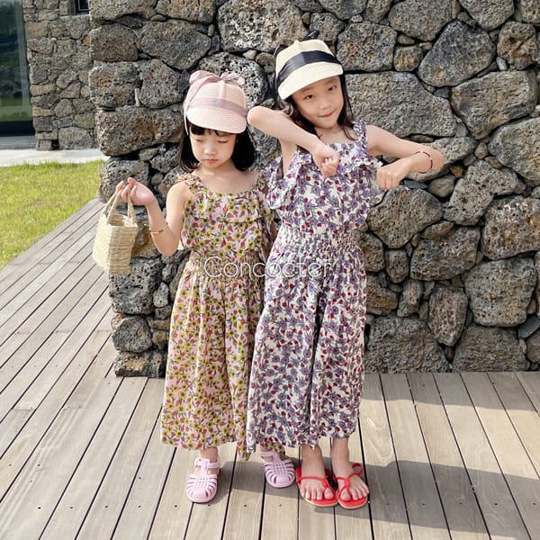 CONCOCTER - Korean Children Fashion - #Kfashion4kids - Talking Frill Sleeveless Top Bottom Set