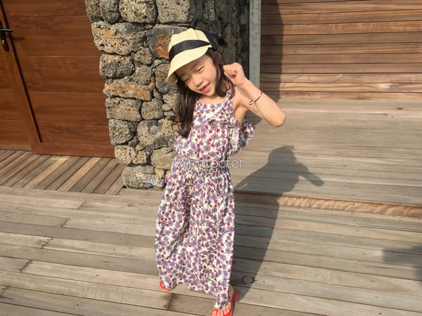 CONCOCTER - Korean Children Fashion - #Kfashion4kids - Talking Frill Sleeveless Top Bottom Set - 6