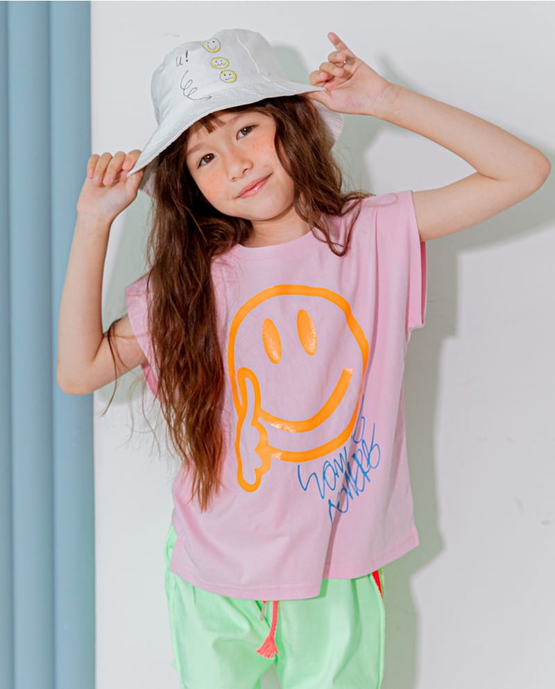 LILAS - Korean Children Fashion - #Kfashion4kids - Thumbs Up Sleeveless Tee
