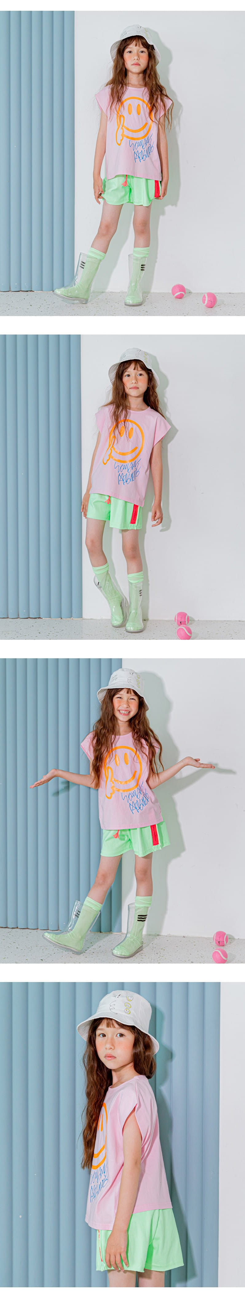 LILAS - Korean Children Fashion - #Kfashion4kids - Thumbs Up Sleeveless Tee - 2