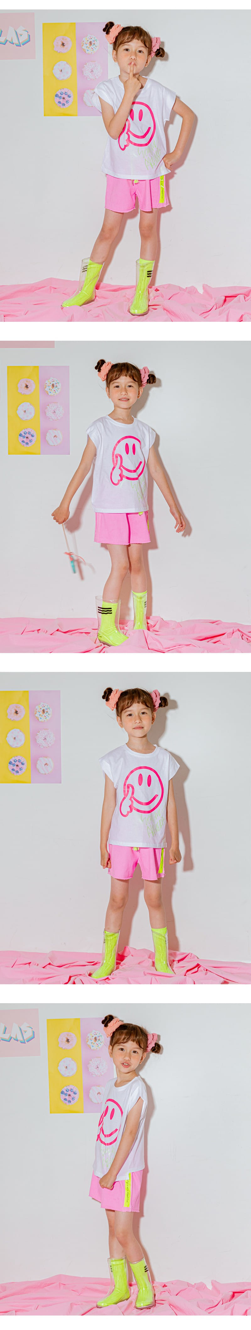 LILAS - Korean Children Fashion - #Kfashion4kids - Thumbs Up Sleeveless Tee - 4
