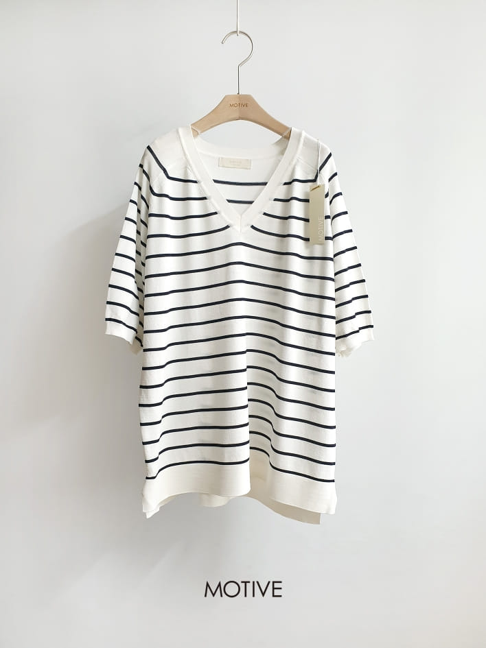 MOTIVE - Korean Children Fashion - #Kfashion4kids - Loose Box fit Mono V Tee