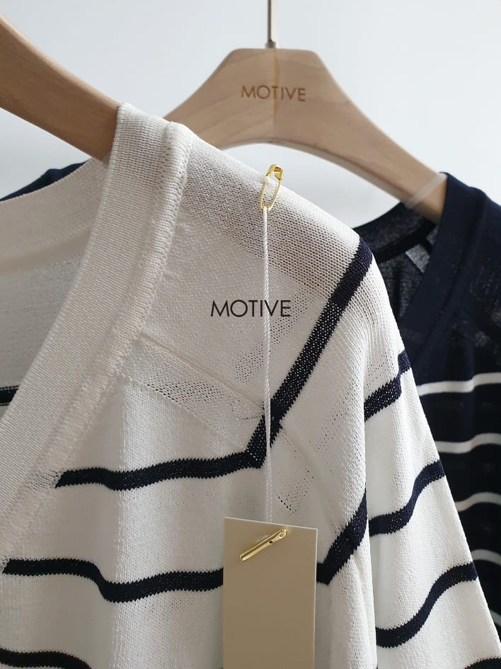 MOTIVE - Korean Children Fashion - #Kfashion4kids - Loose Box fit Mono V Tee - 4