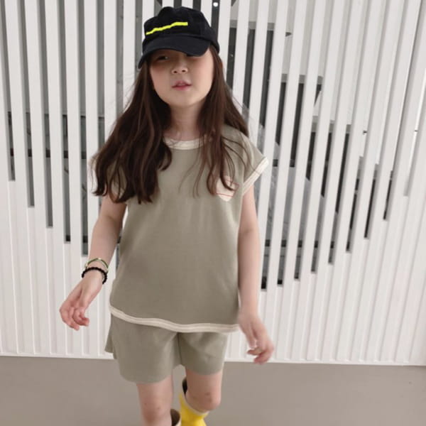 OJODEPAPA - Korean Children Fashion - #Kfashion4kids - Big Torr Top Bottiom Set