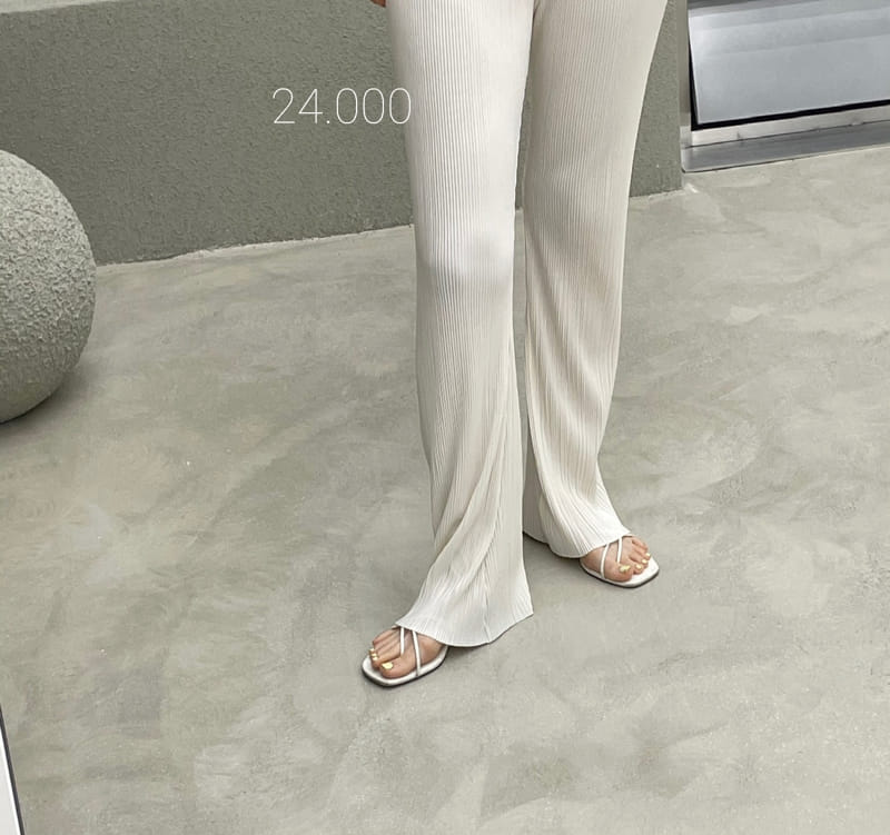 ONDO - Korean Children Fashion - #Kfashion4kids - Pleated Bootcut Pants