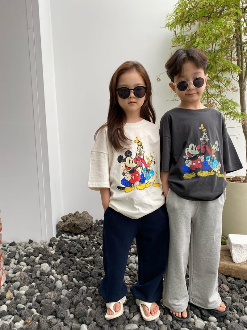 OUR - Korean Children Fashion - #Kfashion4kids - Friends Disney Tee - 4