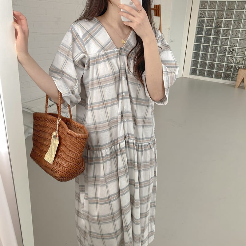REFRESH - Korean Children Fashion - #Kfashion4kids - V Flat Check One-piece - 2
