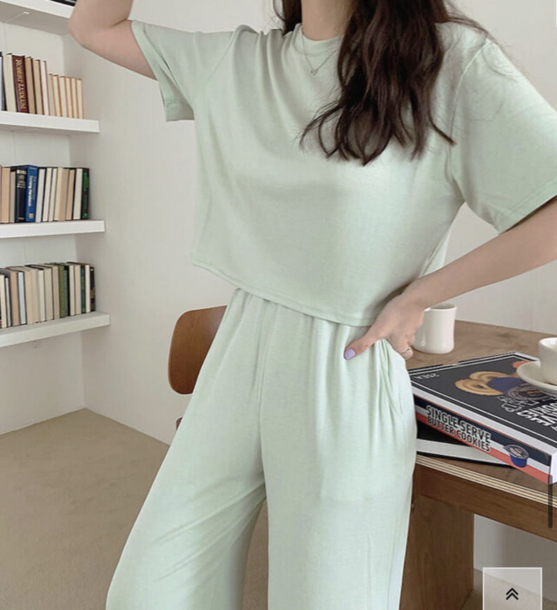 YES I LIKE YOU - Korean Children Fashion - #Kfashion4kids - Crop Top Bottom Set