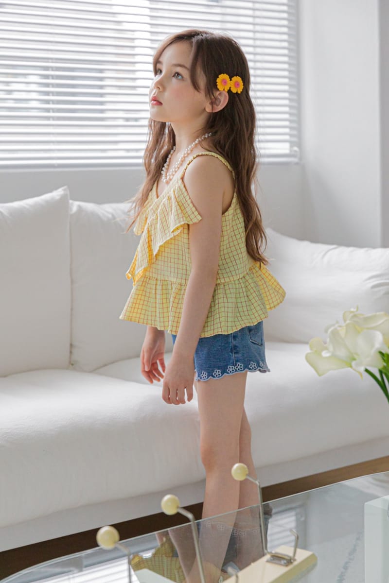 BERRY BERRY - Korean Children Fashion - #Kfashion4kids - Embroidery Denim Shorts - 10