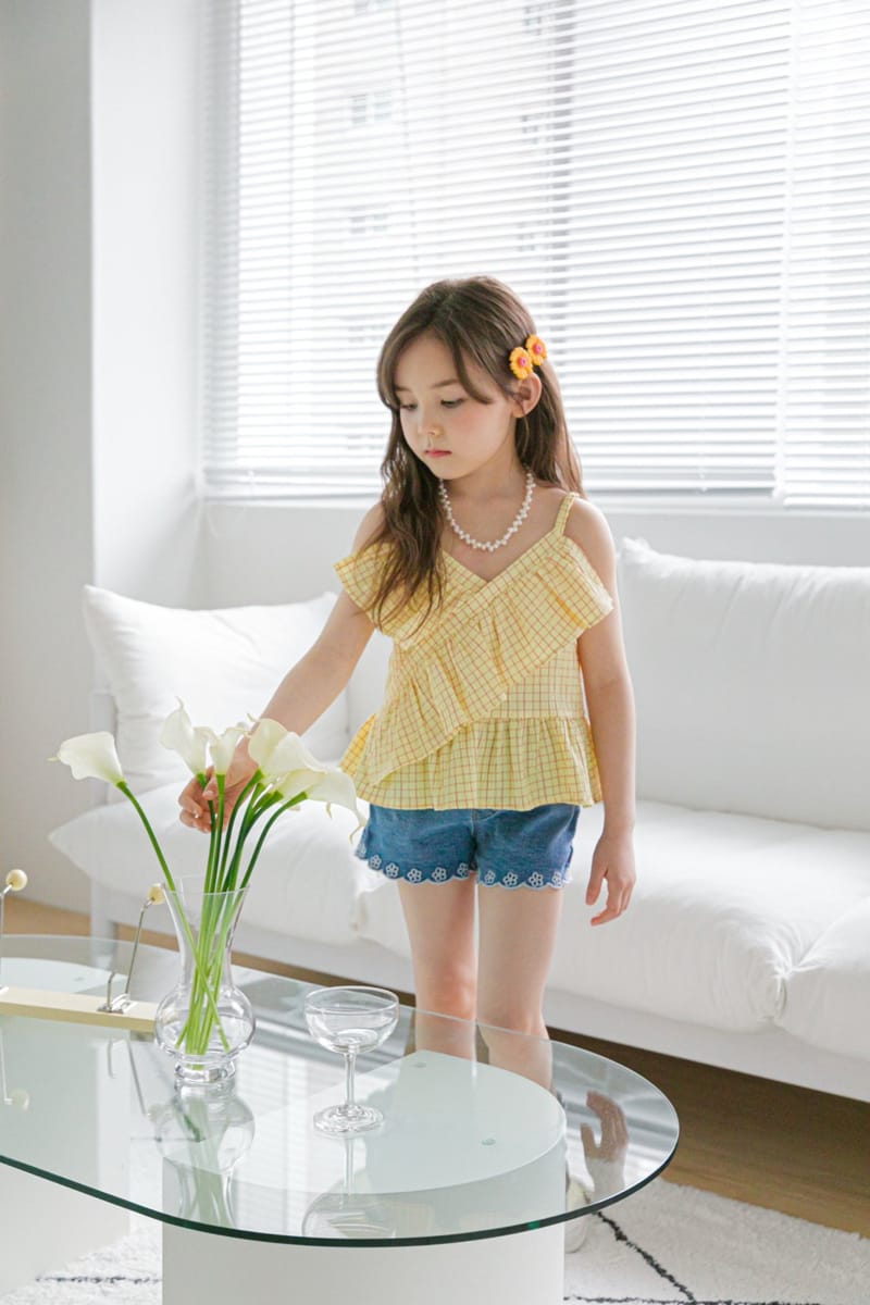 BERRY BERRY - Korean Children Fashion - #Kfashion4kids - Embroidery Denim Shorts - 9
