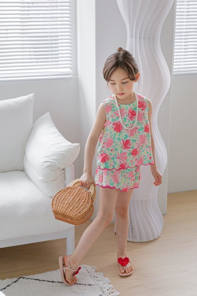 BERRY BERRY - Korean Children Fashion - #Kfashion4kids - Scallop Top Bottom Set