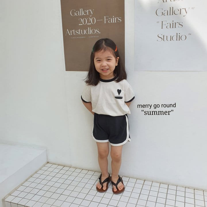 MERRY GO ROUND - Korean Children Fashion - #Kfashion4kids - Heart Surfing Top Bottom Set