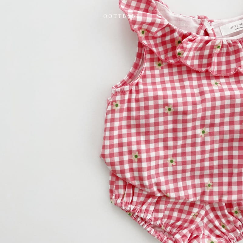 OOTT BEBE - Korean Children Fashion - #Kfashion4kids - Pong Pong Sleeveless Top Bottom Set - 10