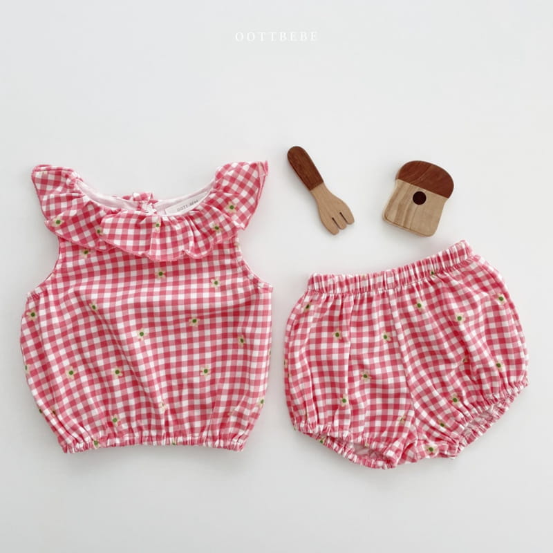 OOTT BEBE - Korean Children Fashion - #Kfashion4kids - Pong Pong Sleeveless Top Bottom Set - 9