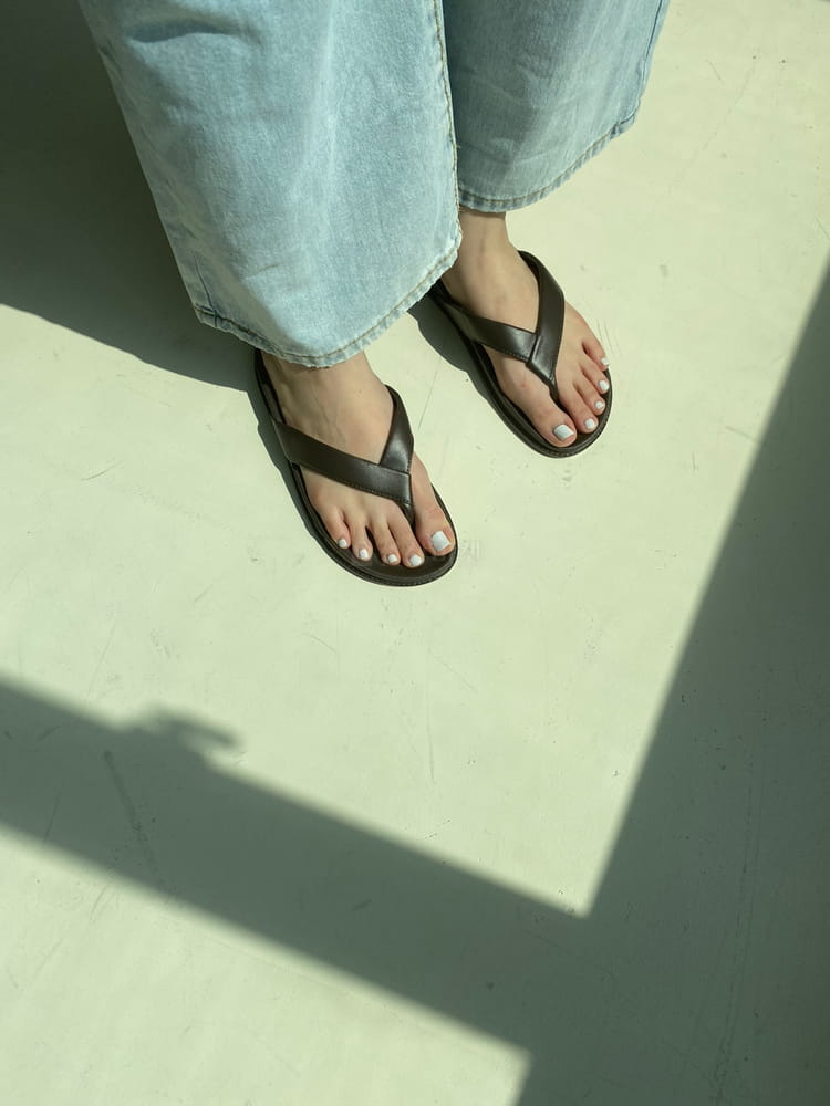 VADE - Korean Children Fashion - #Kfashion4kids - Twist Waterproof Flip Flop - 2