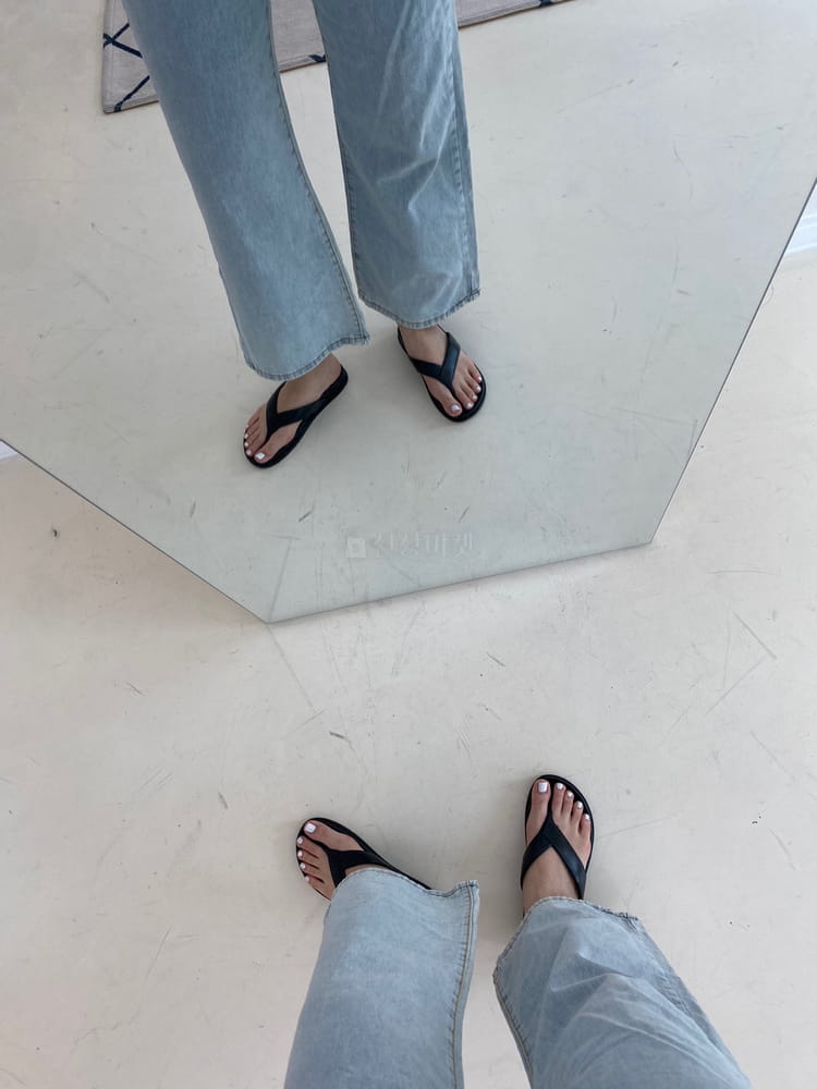 VADE - Korean Children Fashion - #Kfashion4kids - Twist Waterproof Flip Flop - 4