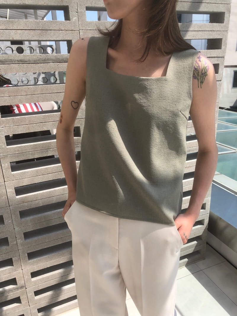 REZUMAR - Korean Children Fashion - #Kfashion4kids - Square Sleeveless Blouse