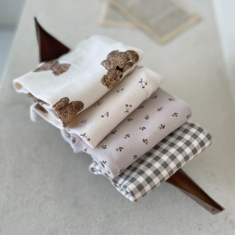 THE BEIGE - Korean Children Fashion - #Kfashion4kids - Bebe Basic Leggings