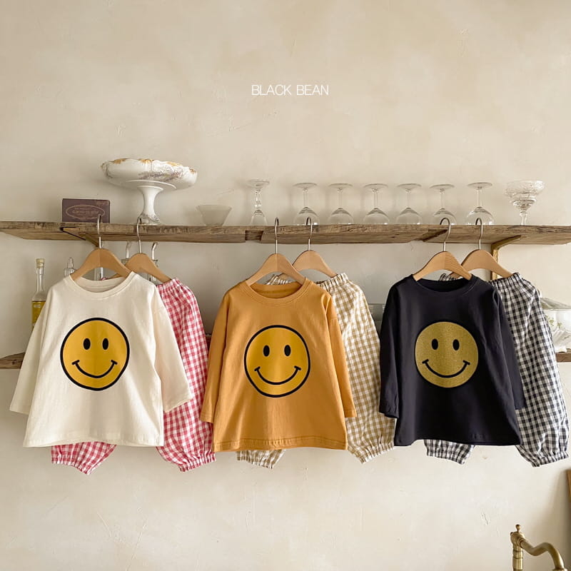 BLACK BEAN - Korean Children Fashion - #Kfashion4kids - Smile Top Bottom Set - 4