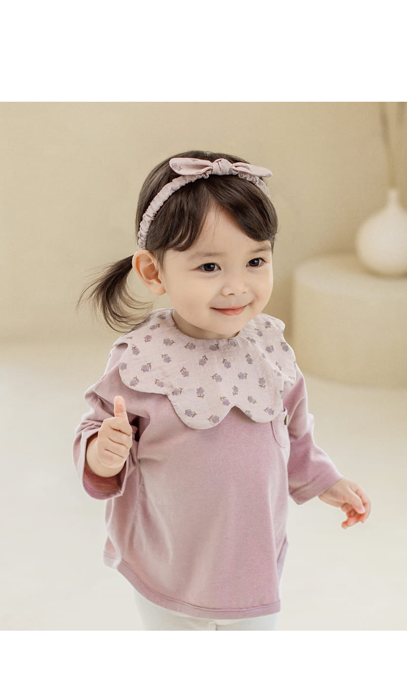 HAPPY PRINCE - Korean Children Fashion - #Kfashion4kids - Flores Baby Reversible Wave Bib