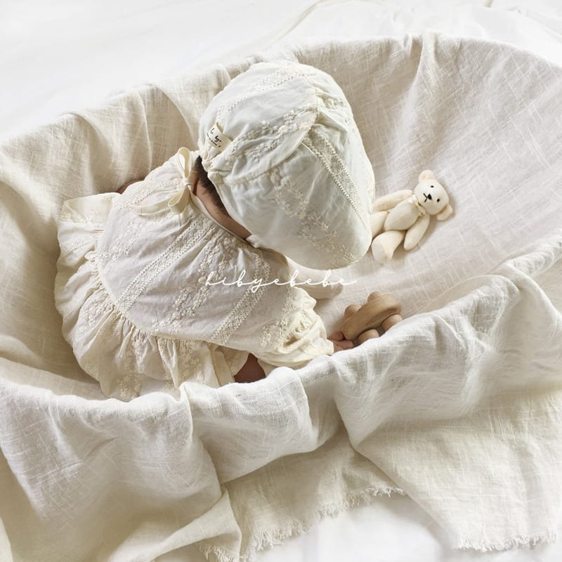 HI BYEBEBE - Korean Children Fashion - #Kfashion4kids - Lace Jacquard Bodysuit with Bonnet