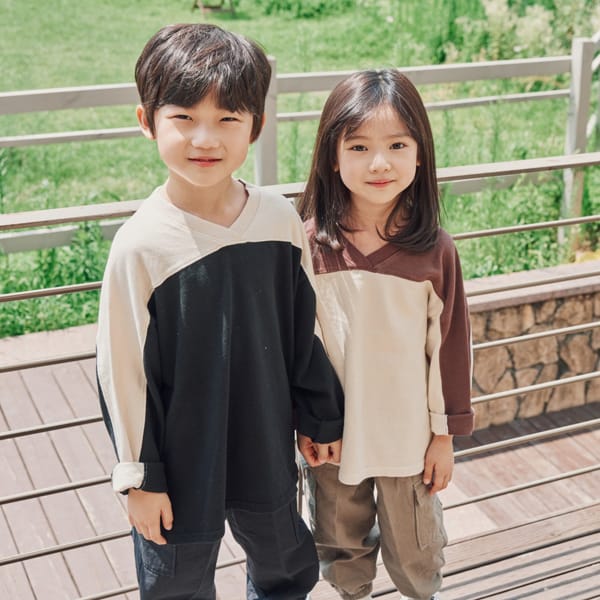 NRK - Korean Children Fashion - #Kfashion4kids - Colored V-neck Tee