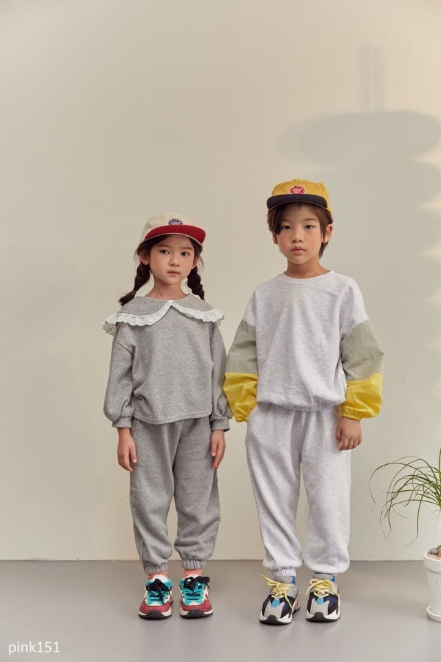 PINK151 - Korean Children Fashion - #Kfashion4kids - Colored Sleeve Sweatshirt