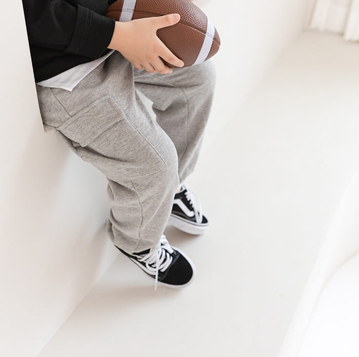 WHITESKETCHBOOK - Korean Children Fashion - #Kfashion4kids - Caggo Jogger Pants