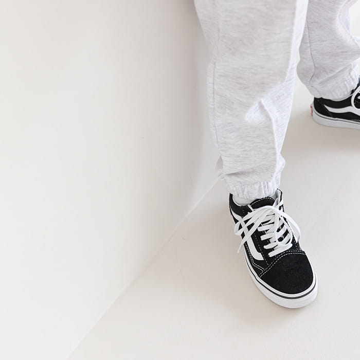 WHITESKETCHBOOK - Korean Children Fashion - #Kfashion4kids - Pintuck Jogger Pants - 4