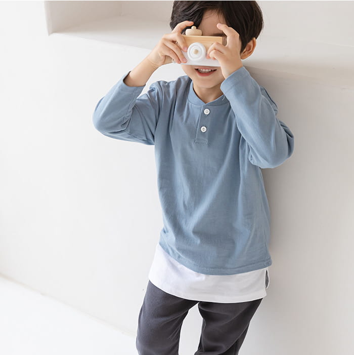 WHITESKETCHBOOK - Korean Children Fashion - #Kfashion4kids - Herny Neck Tee